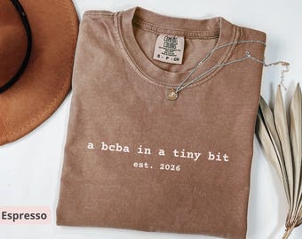 T-shirts BCBA personnalisés, cadeau pour analyste du comportement, t-shirt pour thérapeute ABA, cadeau de fin d'études personnalisé pour un(e) ami(e) d'université, t-shirt aux couleurs confortables pour femmes