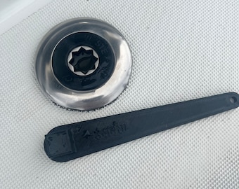Tank key for filler neck on boat / yacht fuel tank / water tank / sewage tank / black water tank