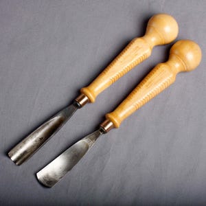 Schnitzbeitel (2 Stück) von HENRY TAYLOR Langer Griff Bild 2