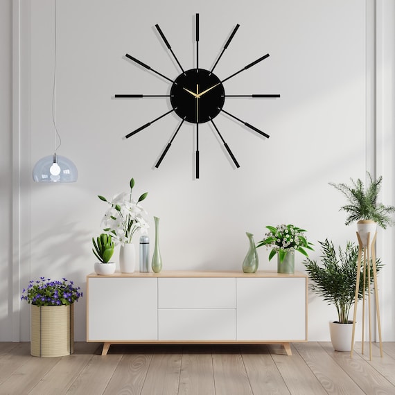 Radiating Metal Sunburst Wall Clock: Modern Minimalist Decor