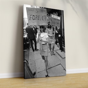 Retro Feminist Poster- Vintage Retro Fashion Wall Art - Newspaper Print - Y2K Trendy Preppy Wall Art - Canvas Decor - Aesthetic Room Decor