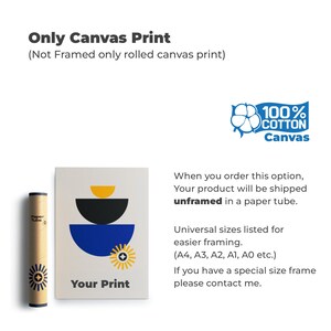 K&ouml;nnte beinhalten: Ein Leinwanddruck mit einem geometrischen Design in Gelb, Schwarz und Blau. Der Druck ist in einer braunen Papierreise in einem braunen Papierreise. Der Text "Your Print" ist auf der Leinwand gedruckt. Der Text "Only Canvas Print (Not Framed only rolled canvas print)" ist &uuml;ber dem Bild gedruckt. Der Text "100% COTTON Canvas" ist in einem blauen Kreis mit einer wei&szlig;en Blume gedruckt.