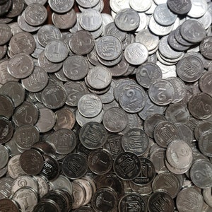 Lot of thirty everyday coins of Ukraine, from 1991 to 2015.