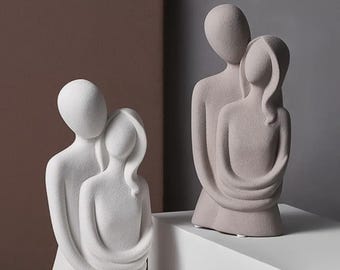 Minimalist Couple Embrace Sculpture | Modern Abstract Hugging Lovers Statue