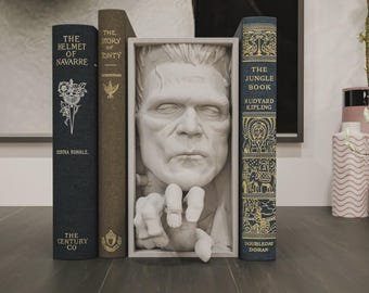 ゴシックホラーブックヌック：3Dプリントモンスターブックシェルフインサート