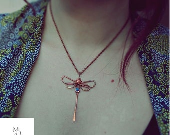 Collana fatta a mano in rame con libellula: ciondolo blu