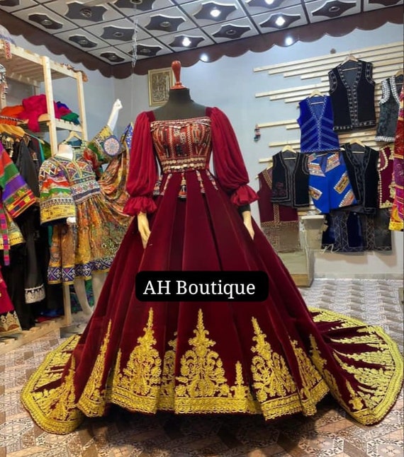 153113 Featuring georgette maxi Dress with finely curated Arabic print  heavy gown festive wear collections - Reewaz International | Wholesaler &  Exporter of indian ethnic wear catalogs.