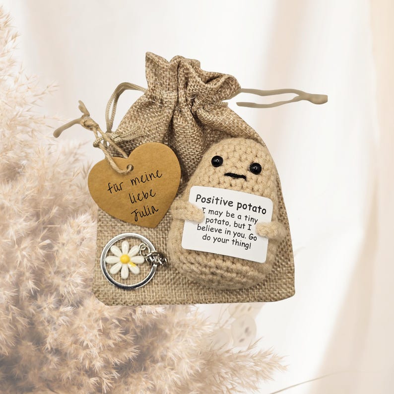 Happy Potato – Pocket Hug Potato in an exclusive box | Motivational gift & lucky charm gift for women, men, girlfriends, and colleagues Set A Englisch