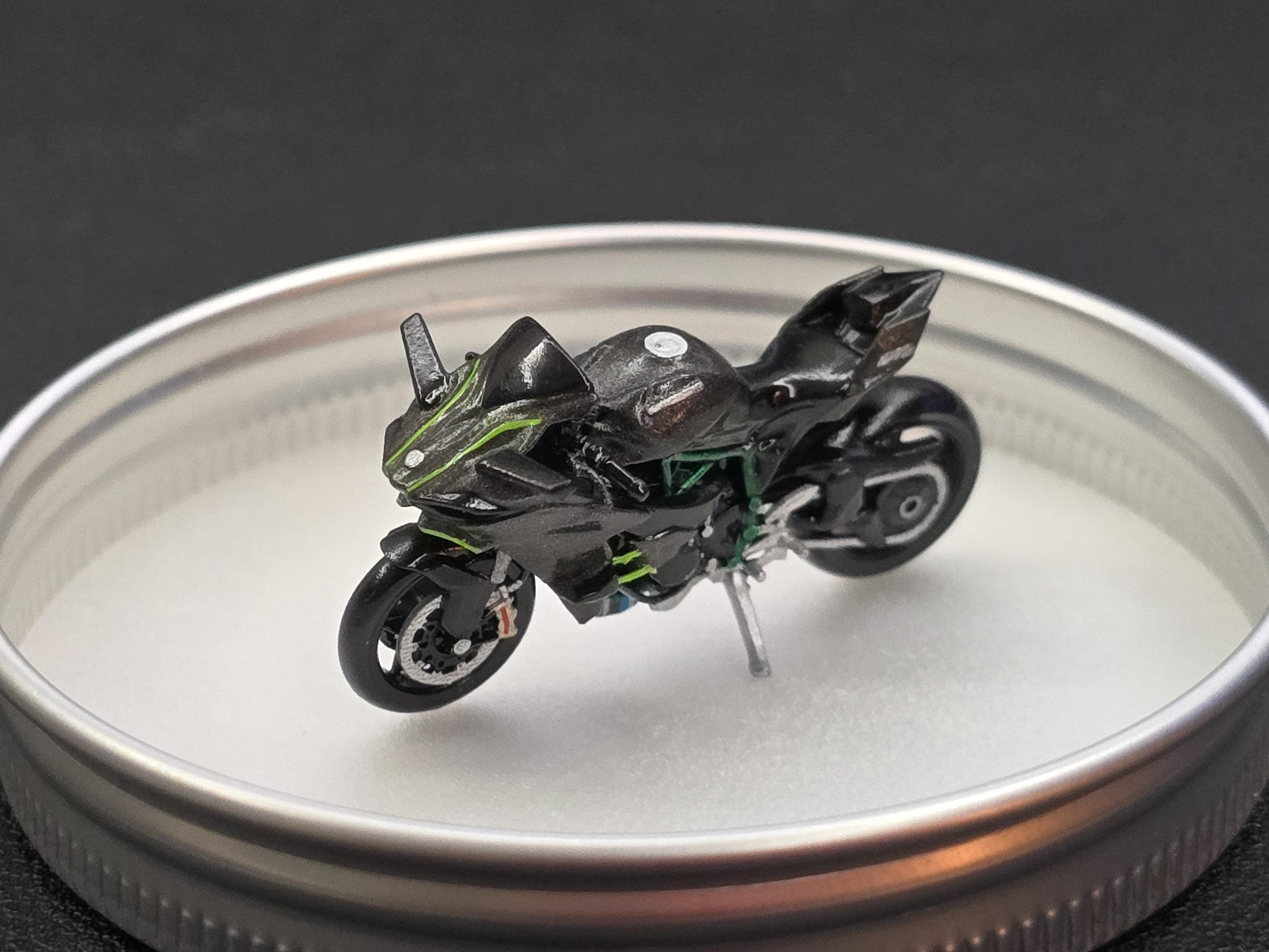 1:64 Kawasaki Ninja H2R Hand Painted Resin Model - No USA Tariff