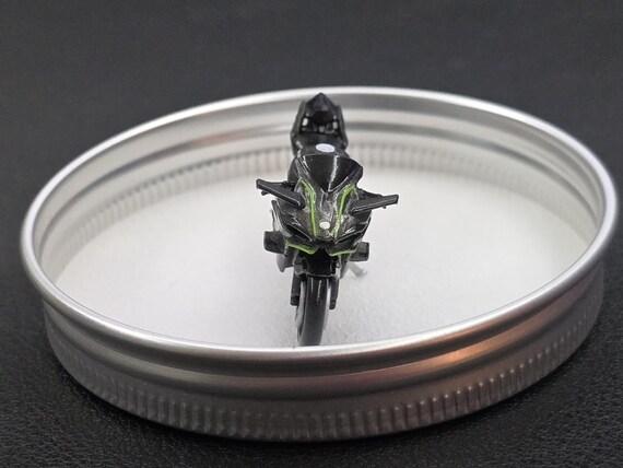 1:64 Kawasaki Ninja H2R Hand Painted Resin Model - No USA Tariff
