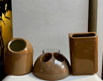 Makio Hasuike Vanity Bathroom Set for Gedy – 3-Piece Set – Vintage 1970s Space Age Italian Design – Light Brown Plastic