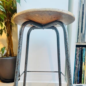 1950年代のオリジナル工業用スツール バウハウス ワークベンチ ヴィンテージ サイドテーブル フラワースタンド 西ドイツ