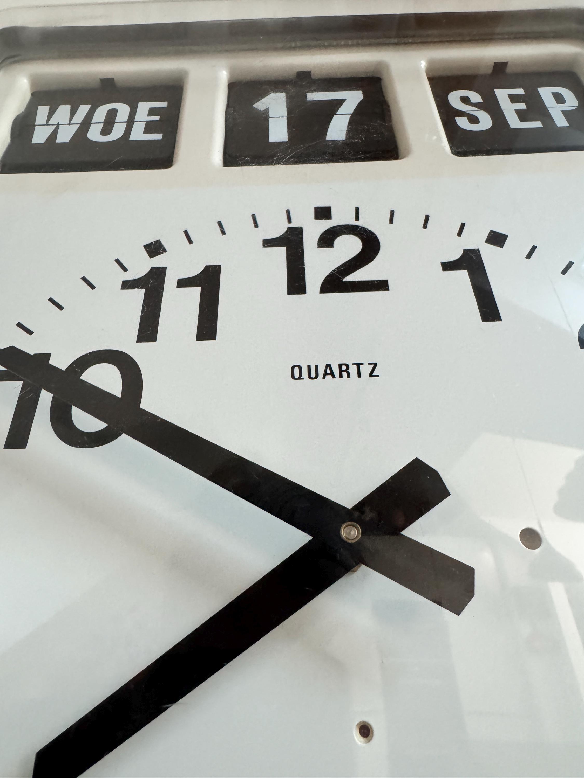 XXL Vintage Quartz BQ-20 Flip Calendar Wall Clock by Twemco - Rare