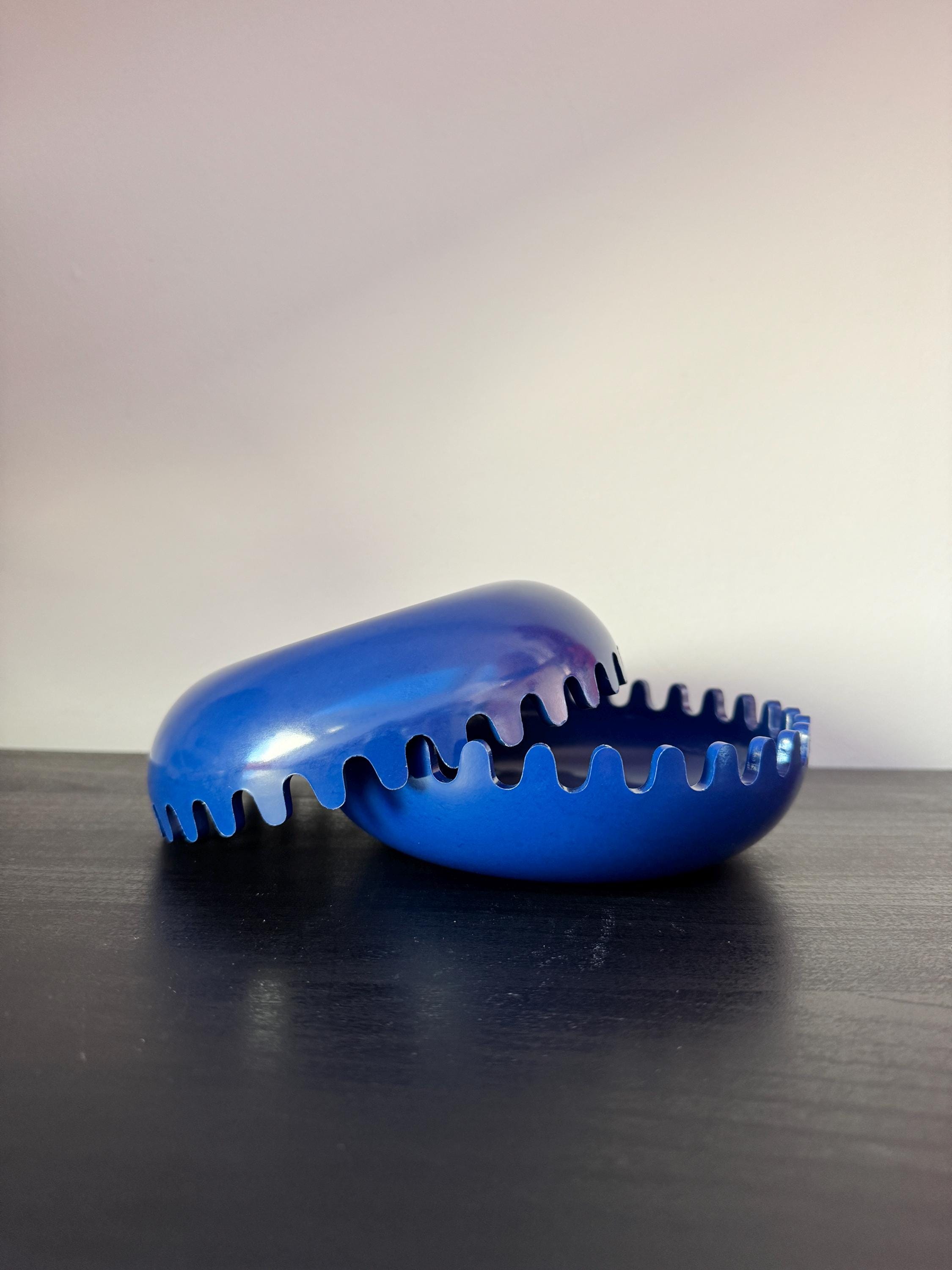 Original Alan Fletcher Clam Ashtray by Mebel Italy Blue Space Age