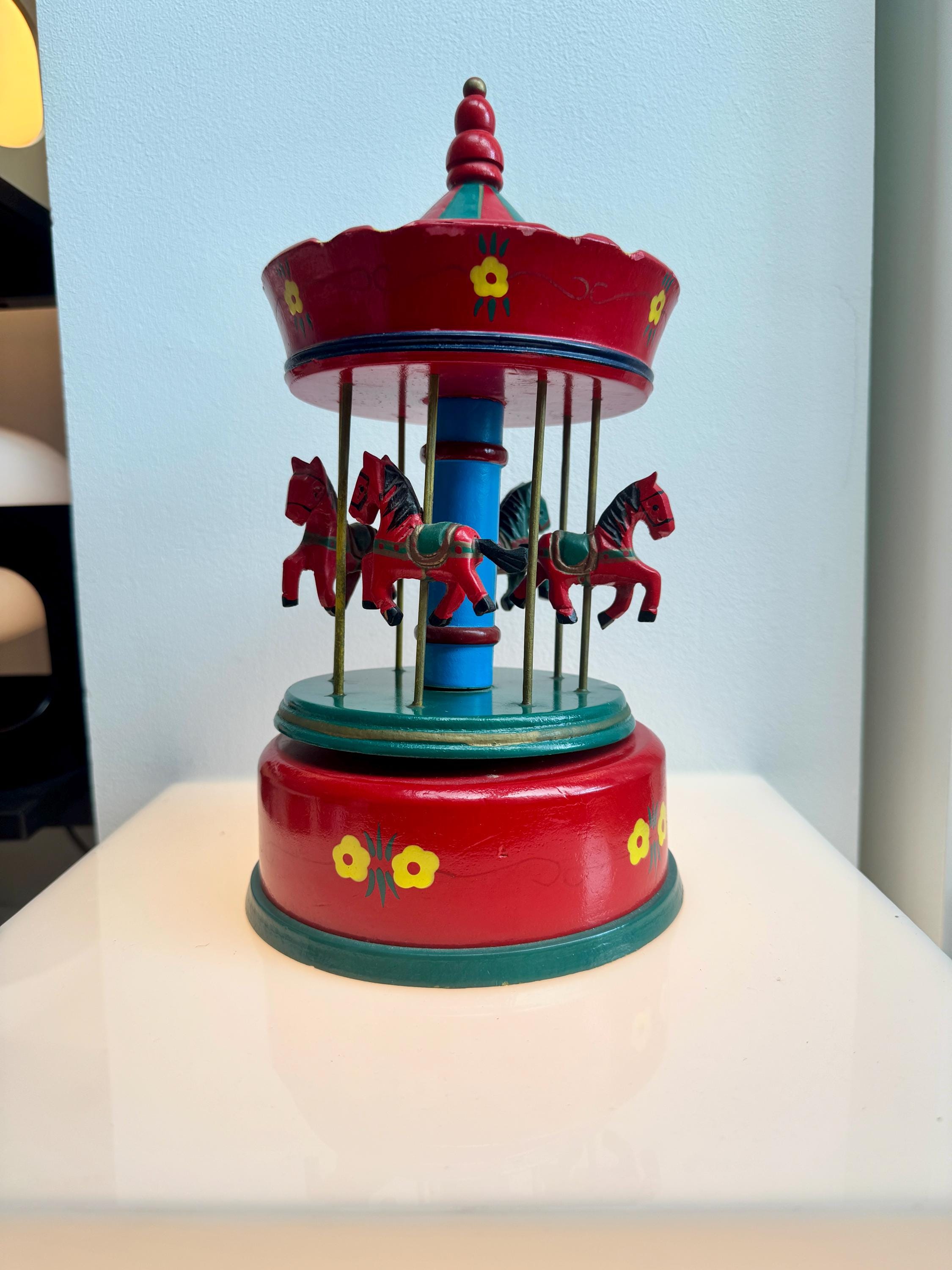 Boîte à Musique Ancienne Carrousel Fantastique - Pièce De Décoration Vintage Et Musicale