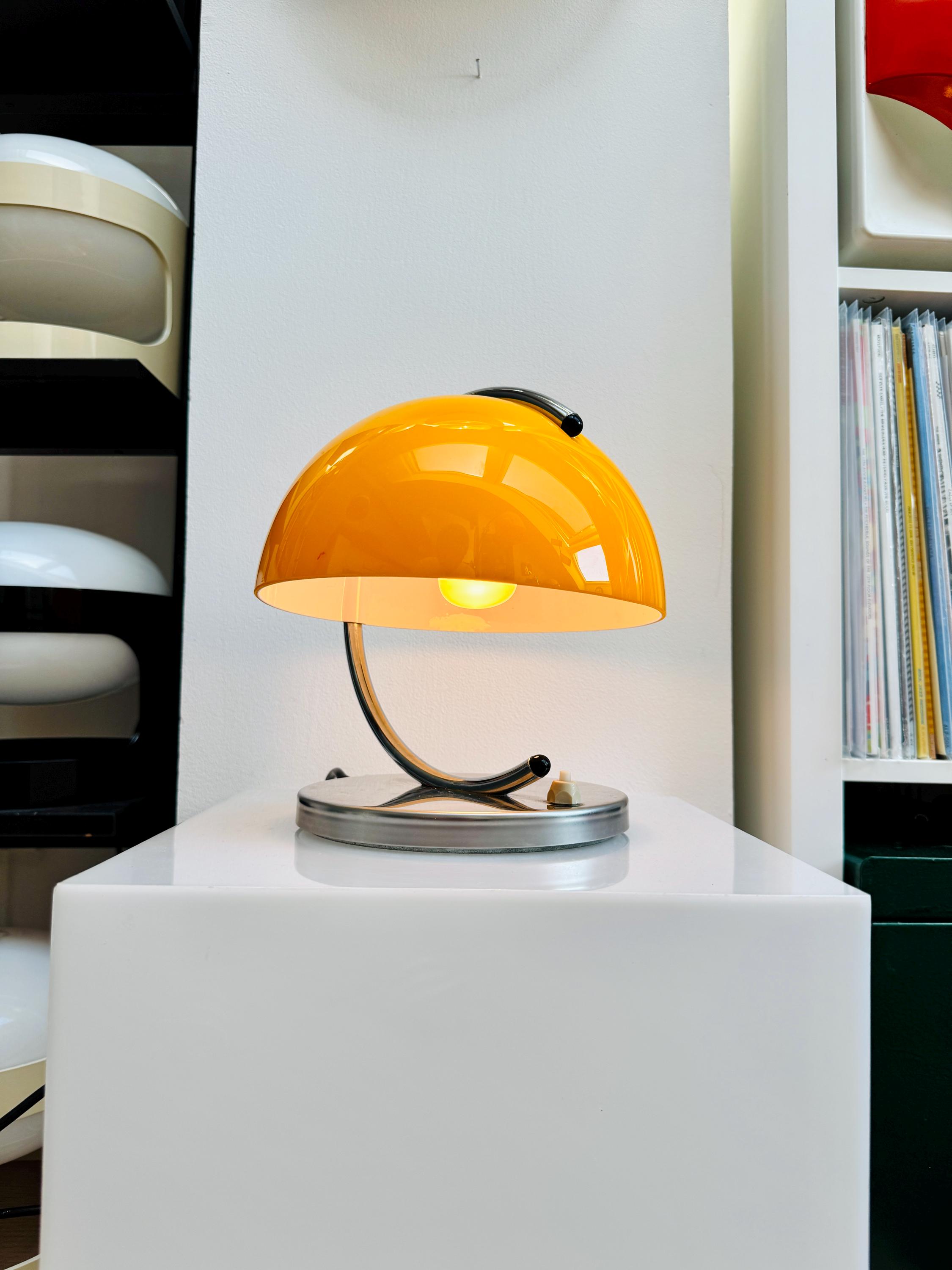 Meblo Guzzini MURA Space Age Mushroom Table Lamp by Luigi Massoni