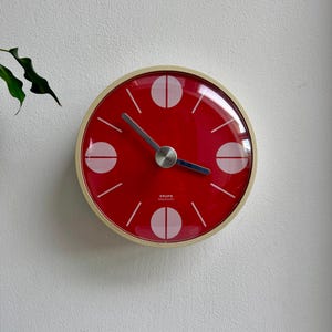 Krups Elektronische Wanduhr Mid Century Armbanduhr Space Age Rot Vintage Retro Time Pop Art