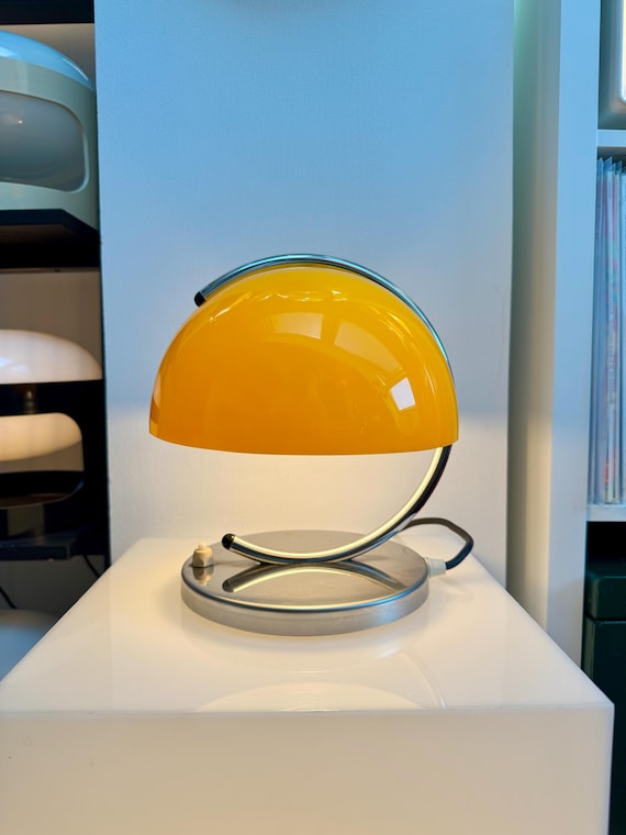 Meblo Guzzini MURA Space Age Mushroom Table Lamp by Luigi Massoni