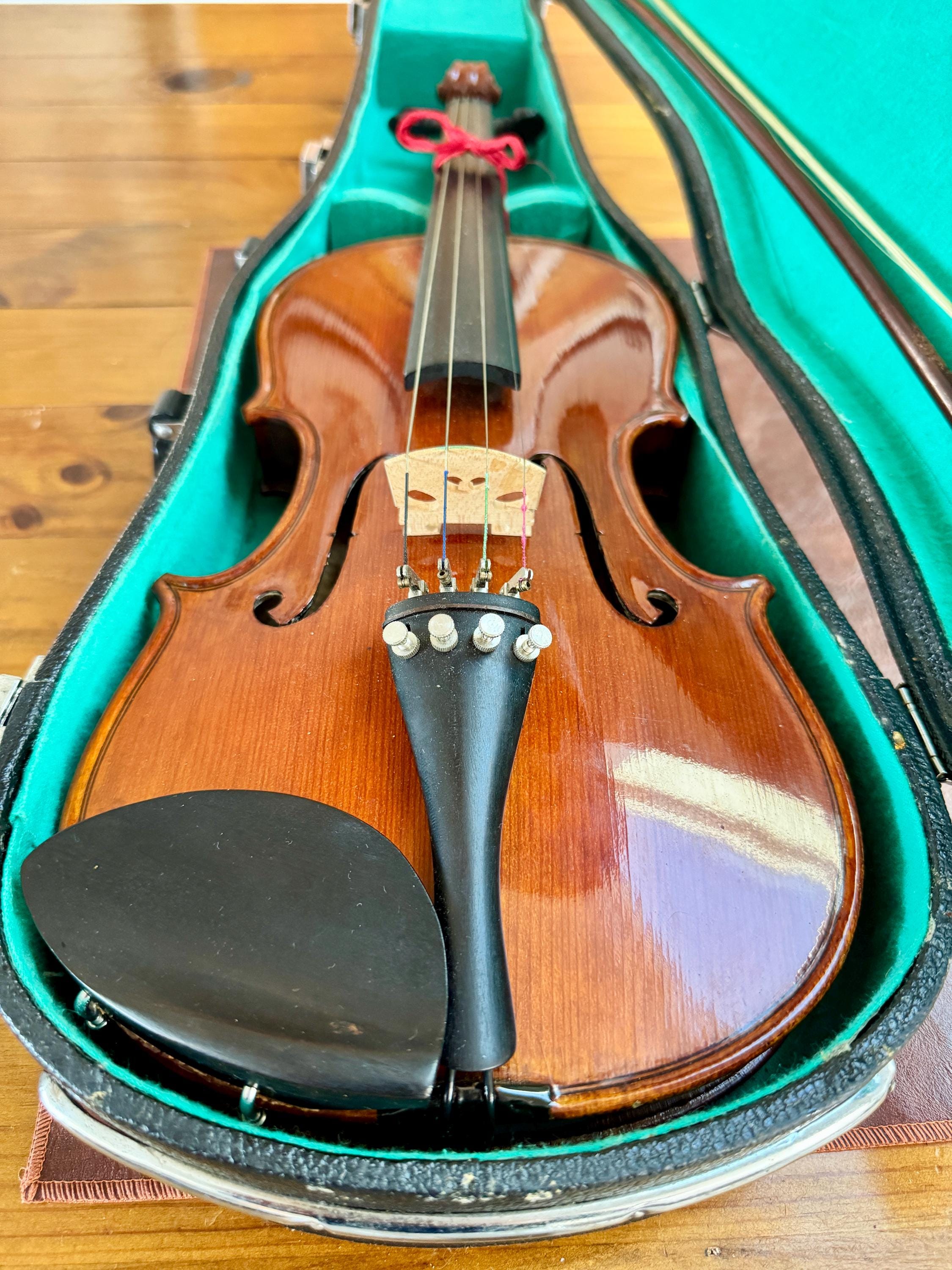 ヴィンテージ 4/4 バイオリン（ハードケース付き）：フルサイズ 57 cm