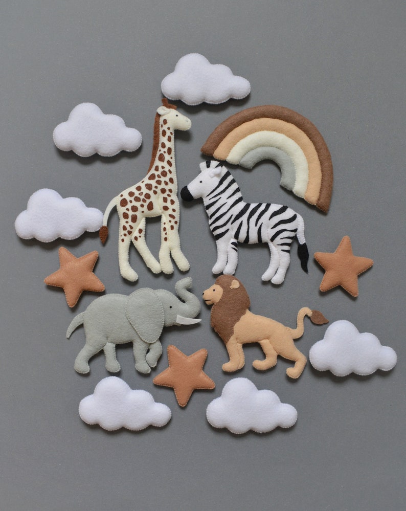 Safari Nursery Mobile, Africa Nursery Mobile, Mobile Giraffe Lion Zebra Elephant, Safari Mobile With Rainbow , Realistic Felt Animals zdjęcie 7