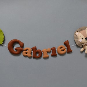 Banner con nome in feltro, Ghirlanda con nome in feltro, Regalo personalizzato per bambini, Bandierine personalizzate per la cameretta dei bambini, Banner con nome personalizzato, Decorazione in feltro Safari, Banner leone