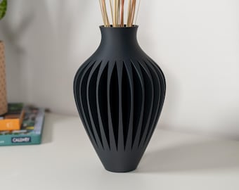 The Lumen Vase | Modern 3D Printed Minimalist Fluted Vase in 2 Sizes – Perfect for Dried Flowers, Wedding Decor & Housewarming Gifts