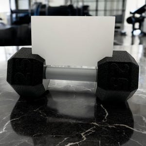 Soporte de cartas con mancuernas esculpida para fanáticos del fitness / Elemento de escritorio exclusivo e imprescindible para asistentes al gimnasio, entrenadores y terapeutas