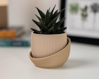 Modern Eero Planter with Drip Tray: A Stylish Home for Your Greenery