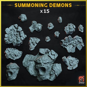 Puede incluir: Un conjunto de quince miniaturas grises con temática de demonios, que incluyen varias formaciones rocosas y cabezas cortadas. El texto "SUMMONING DEMONS" y "x15" se muestra en la parte superior. Para juegos de mesa.