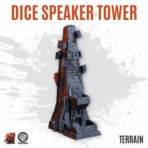 Könnte beinhalten: Ein Dice Speaker Tower Geländestück mit detailliertem, strukturiertem Design. Der Turm ist hauptsächlich grau mit rotbraunen Akzenten und enthält Lautsprecher-ähnliche Elemente. Der Text "DICE SPEAKER TOWER" steht oben und "TERRAIN" unten.