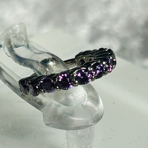 Jewelled Edge Hinged Ring With Red CZ Crystal Gemstones - Surgical Steel Septum or Cartilage Body Piercing Jewellery 1.2mm - 16g