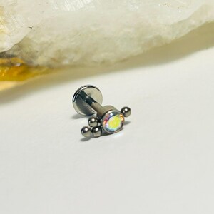 Jewelled Single Gem Asia Labret Stud - Internally Threaded - ASTM:F-136 Titanium - 1.2mm - 16g - SKU 38584