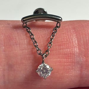 Juwelier Kette versteckter Helix Bolzen - Innengewinde - ASTM: F136 Titan 1,2 mm - 16g - Klarer CZ