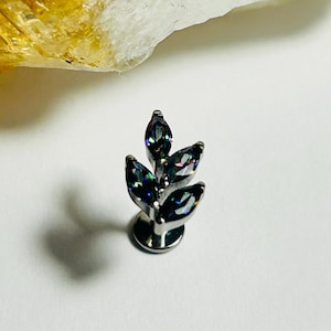 Marquise Leaf Labret Stud - Internally Threaded - ASTM:F136 Titanium - 1.2mm - 16g - Vitrail CZ Leaf