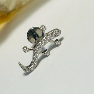 Jewelled Gecko Labret Stud - Internally Threaded - ASTM:F-136 Titanium - 1.2mm - 16g - Qmdd324