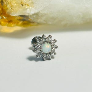 Opal & CZ Sonnenblume Labret Ohrstecker - Innengewinde - Chirurgenstahl 316L - 1,2 mm - 16g