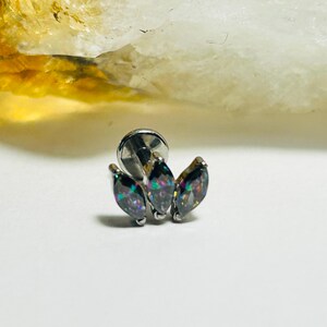 Triple Marquise Cluster Labret Ohrstecker - Vitrail Medium CZ Labret Ohrstecker - Innengewinde - ASTM: F136 Titan - 1,2 mm - 16g