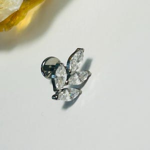 Clear CZ Marquise Leaf Labret Stud - Internally Threaded - ASTM:F136 Titanium - 1.2mm - 16g