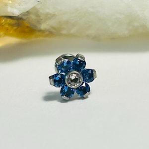 6 Blütenkelch Labret Ohrstecker - Blau & klar CZ Labret Ohrstecker - Innengewinde - ASTM: F136 Titan - 1,2 mm - 16g