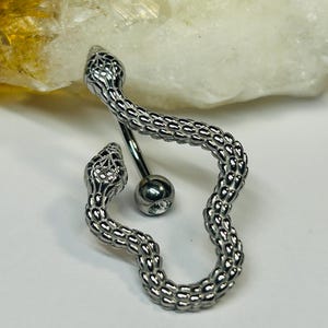 Amphisbaena Snake Belly Bar: Surgical Steel Reverse Style Navel Ring, 1.6mm