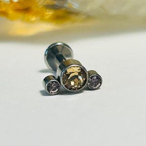 Triple Gem Curve Labret Stud - Internally Threaded - ASTM:F136 Titanium - 1.2mm - 16g - Champagne Colour CZ
