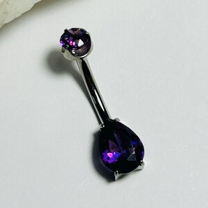 Amethyst Teardrop Bauchnabel - Naturstein Nabelstab - Medizinisches Titan mit Innengewinde - 1.6 mm x 10 mm - Geschenkbox