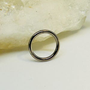 Hinged Clicker Ring - Plain Design -  Medical Grade Titanium Septum or Cartilage Body Jewellery 1.2mm x 8mm