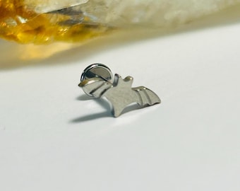 Titan Fledermaus Labret Ohrstecker : 16g Innengewinde Piercing - Halloween Motiv