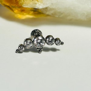 Multi Clear Gem & Bead Crescent Labret Stud - Internally Threaded - ASTM:F136 Titanium - 1.2mm - 16g - Tcmdd22
