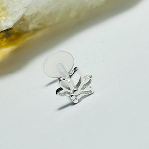 Lotus Flower Labret Stud: 925 Silver Bioplast Push Fit - 16g