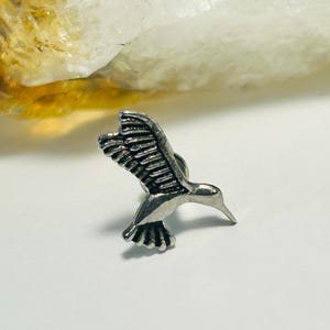 Kolibri Labret Ohrstecker - Innengewinde - Chirurgenstahl 316L - 1,2 mm - 16g - Für rechte Ohrseite