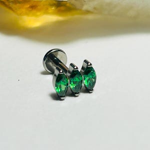 Parallel Marquise Cluster Labret Stud - Emerald Green CZ Labret Stud - Internally Threaded - ASTM:F136 Titanium - 1.2mm - 16g