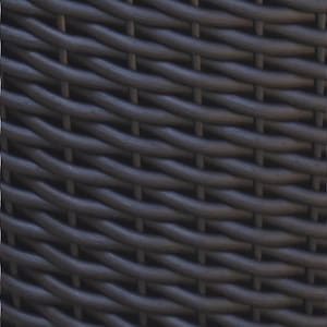 Peut inclure: Gros plan sur une texture de vannerie tissée brun foncé. Le motif montre une série répétée de brins horizontaux et verticaux entrelacés, créant un aspect de panier. La texture a un aspect légèrement rugueux et naturel.