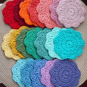 Posavasos redondo de algodón con borde festoneado, salvamanteles, mantel individual o tapete de ganchillo (hecho a pedido), tamaños de 4", 6", 8" o 12" en varios colores.
